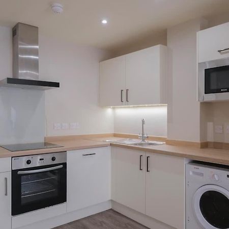 Charming 1-Bedroom Apartment In Leeds City Centre Perfect For Couples Or Solo Travelers ภายนอก รูปภาพ