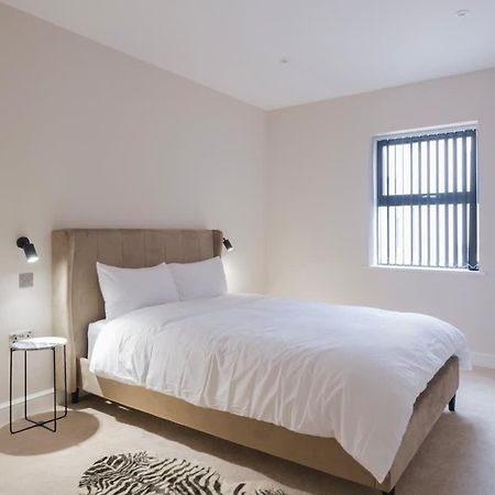 Charming 1-Bedroom Apartment In Leeds City Centre Perfect For Couples Or Solo Travelers ภายนอก รูปภาพ