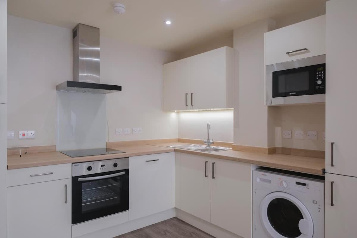 Charming 1-Bedroom Apartment In Leeds City Centre Perfect For Couples Or Solo Travelers ภายนอก รูปภาพ