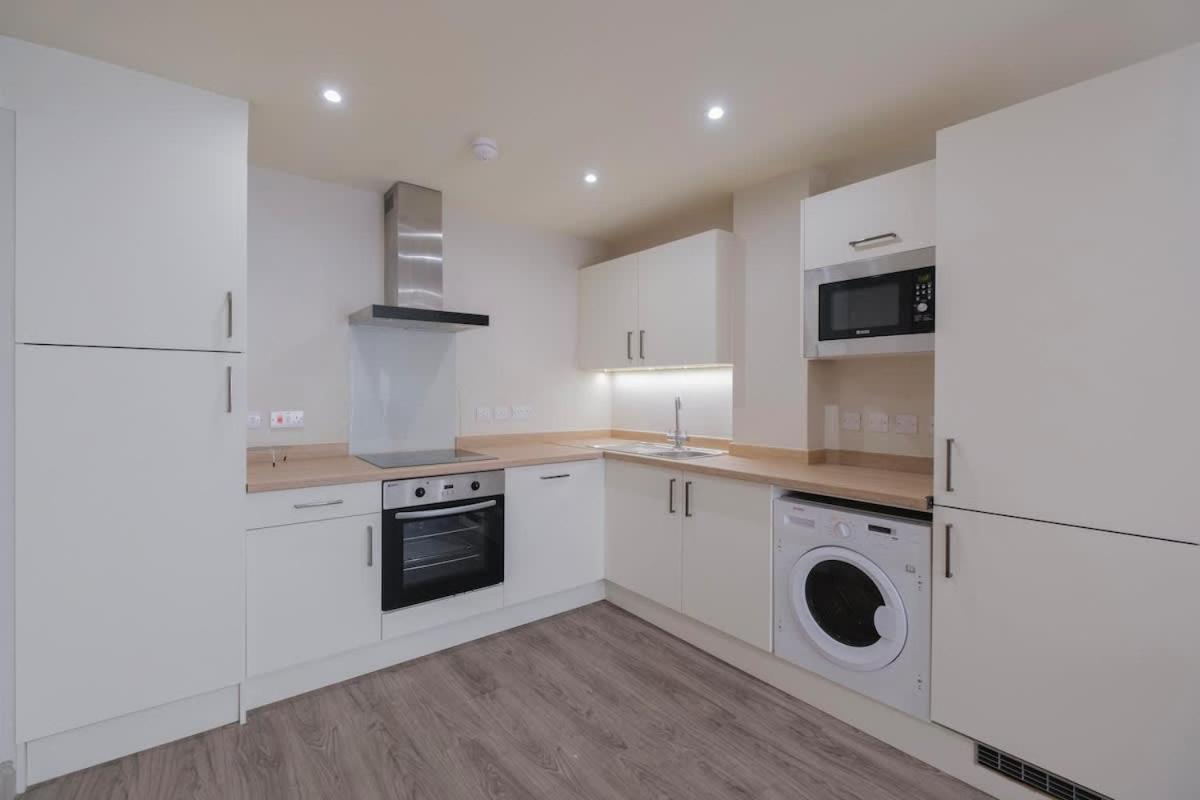 Charming 1-Bedroom Apartment In Leeds City Centre Perfect For Couples Or Solo Travelers ภายนอก รูปภาพ