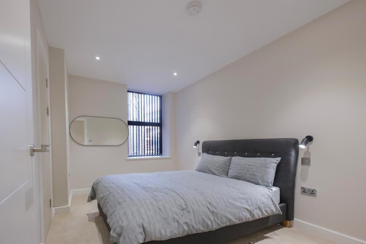 Charming 1-Bedroom Apartment In Leeds City Centre Perfect For Couples Or Solo Travelers ภายนอก รูปภาพ